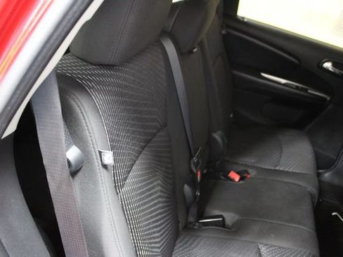 Used 2016 Dodge Journey SXT w/ Comfort/Convenience Group FWD image 9