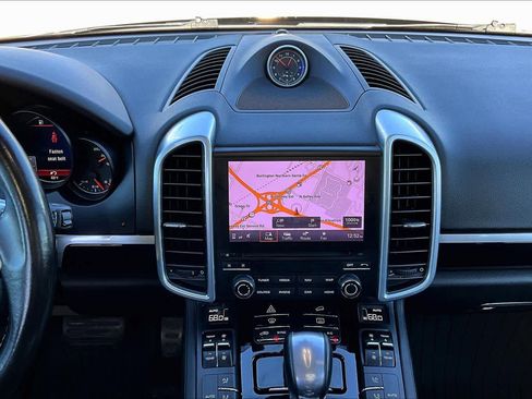 Used 2017 Porsche Cayenne image 6