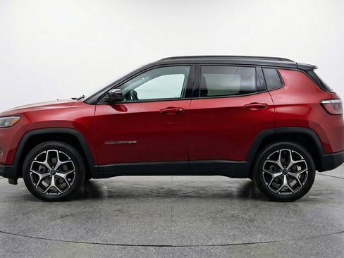 Used 2025 Jeep Compass Limited AWD/4WD image 4