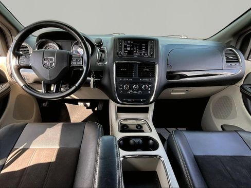 Used 2020 Dodge Grand Caravan SXT FWD image 7