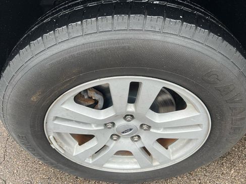 Used 2010 Ford Edge SE image 3