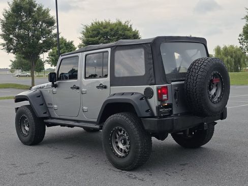 Used 2017 Jeep Wrangler Unlimited Sport w/ Connectivity Group AWD/4WD image 6