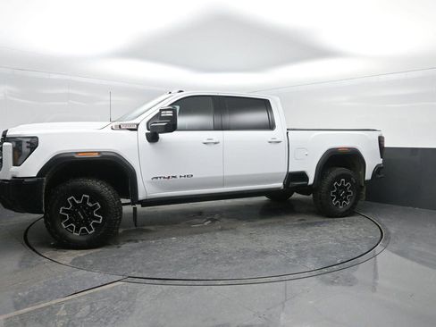 Used 2026 GMC Sierra 2500 AT4X image 1