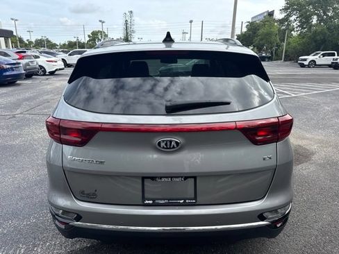 Used 2022 Kia Sportage EX w/ EX Technology Package FWD image 5