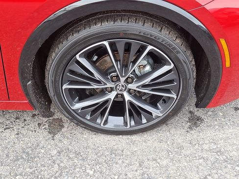 Used 2024 Toyota Prius XLE image 8