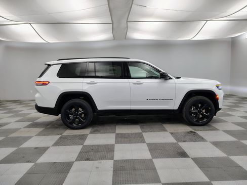 New 2026 Jeep Grand Cherokee L Limited w/ Limited Altitude Package AWD/4WD image 12
