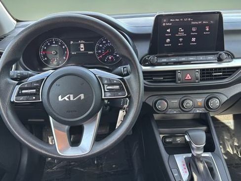 Used 2024 Kia Forte LXS image 9