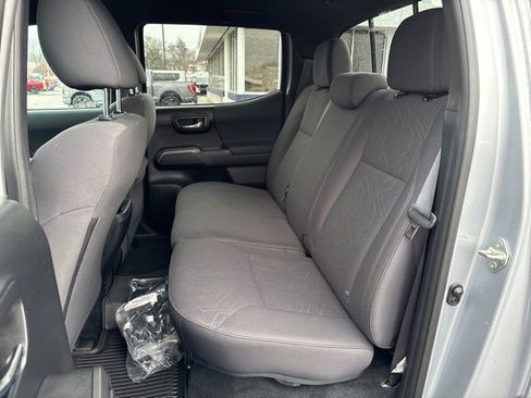 Used 2019 Toyota Tacoma TRD Off-Road image 15