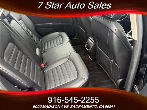 Used 2017 Ford Fusion SE w/ Fusion SE Technology Package image 18