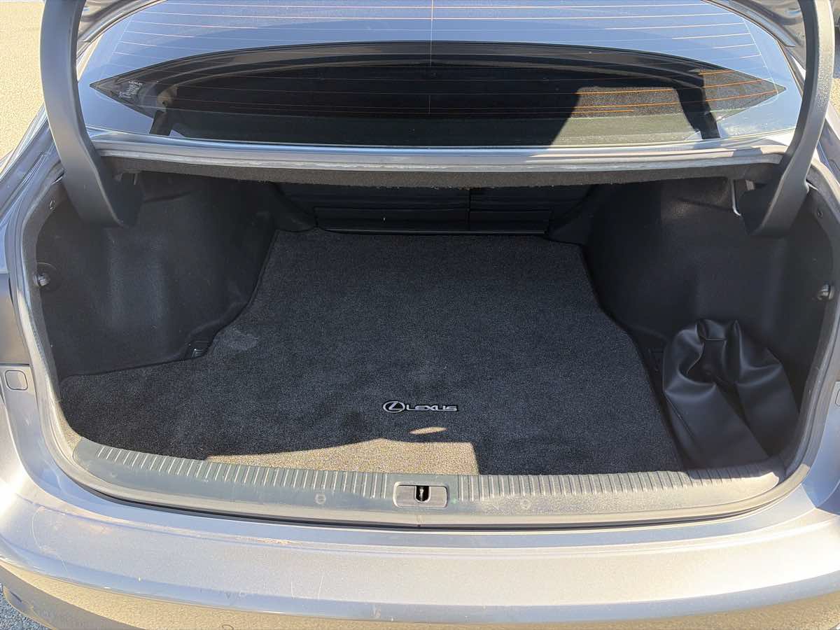 Used 2017 Lexus IS 200t w/ Navigation System Package RWD image 18