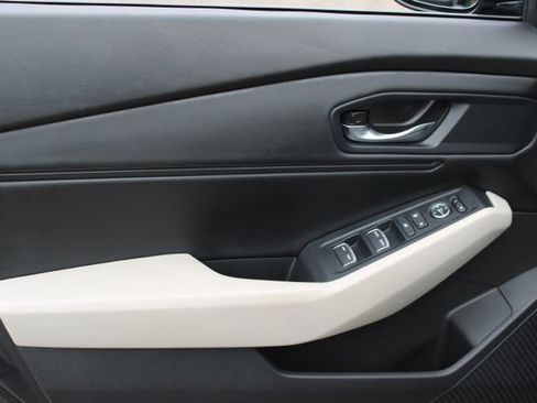 Used 2023 Honda Accord EX image 9