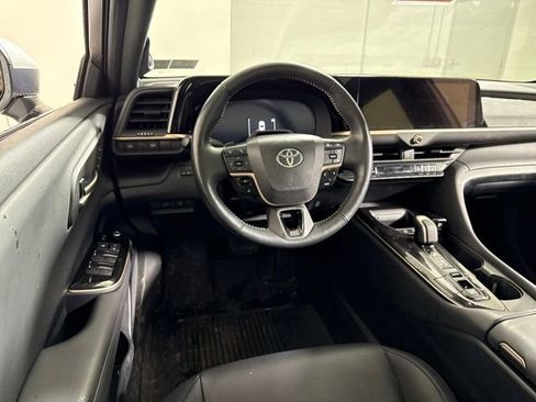 Used 2024 Toyota Crown Platinum image 24