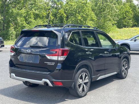 Used 2019 Subaru Forester Touring AWD/4WD image 5