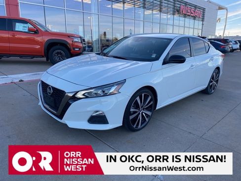 Used 2021 Nissan Altima 2.5 SR image 1