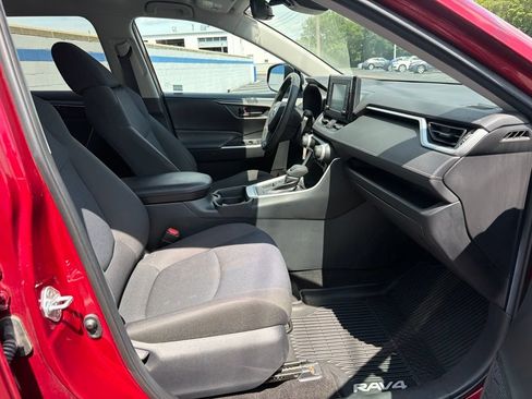 Used 2019 Toyota RAV4 LE w/ All Weather Liner Package AWD/4WD image 23
