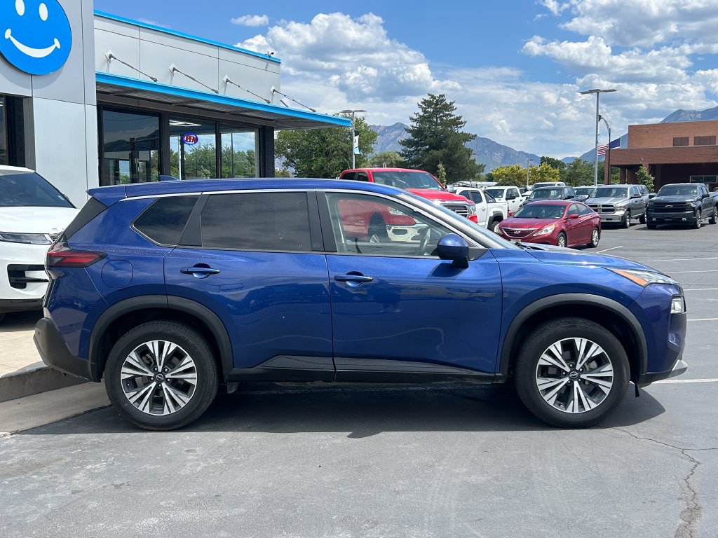 Used 2023 Nissan Rogue SV AWD/4WD image 2
