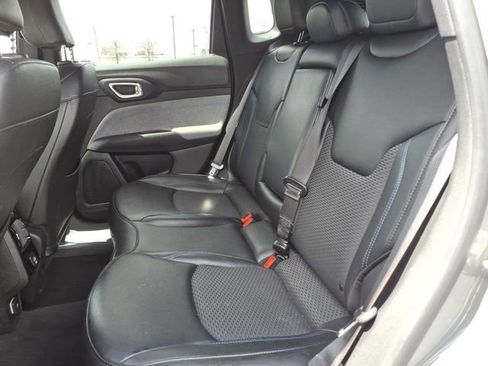 Used 2024 Jeep Compass Latitude AWD/4WD image 13