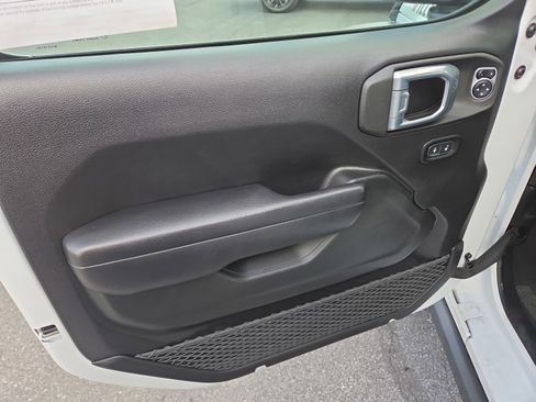 Used 2021 Jeep Wrangler Unlimited Sport image 14