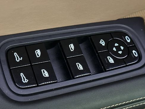 Used 2019 Porsche Cayenne image 13