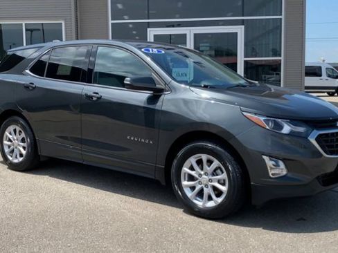Used 2018 Chevrolet Equinox LT FWD image 3