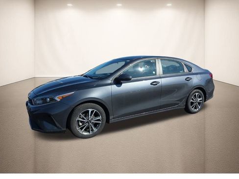 Used 2024 Kia Forte LXS image 13