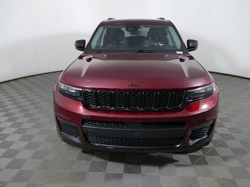 Used 2022 Jeep Grand Cherokee L Limited AWD/4WD image 23