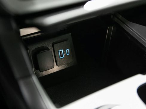 Used 2023 Ford Explorer XLT RWD image 30