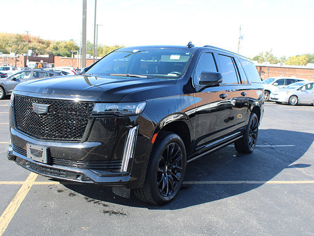 Used 2021 Cadillac Escalade ESV Sport Platinum w/ LPO, ONYX Package AWD/4WD image 2