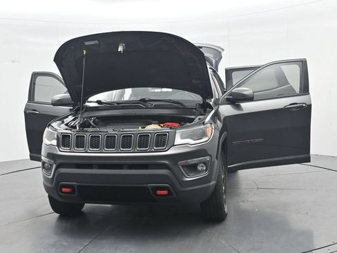 Used 2019 Jeep Compass Trailhawk w/ Leather Interior Group AWD/4WD image 47
