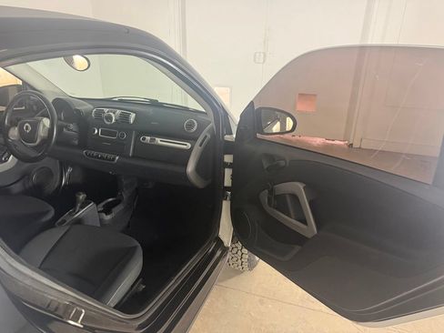 Used 2014 smart fortwo pure RWD image 18