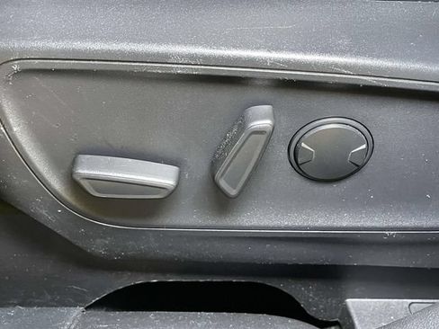 Used 2025 Ford Escape ST-Line Select AWD/4WD image 18