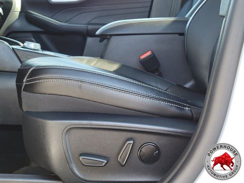 Certified 2025 Ford Escape SE w/ PHEV Premium Package image 25