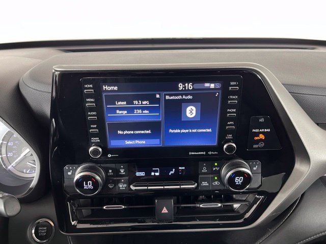 Used 2022 Toyota Highlander XLE AWD/4WD image 25