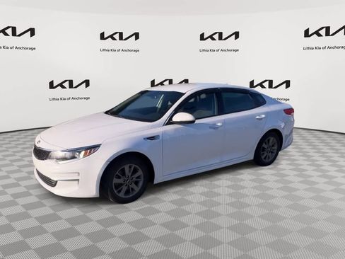 Used 2018 Kia Optima LX image 4