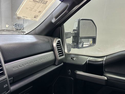 Used 2019 Ford F350 Platinum w/ Platinum Ultimate Package AWD/4WD image 26