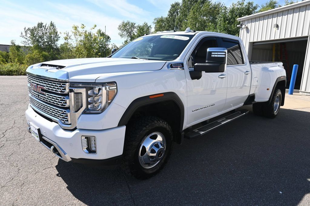 Used 2023 GMC Sierra 3500 Denali w/ Technology Package AWD/4WD image 6