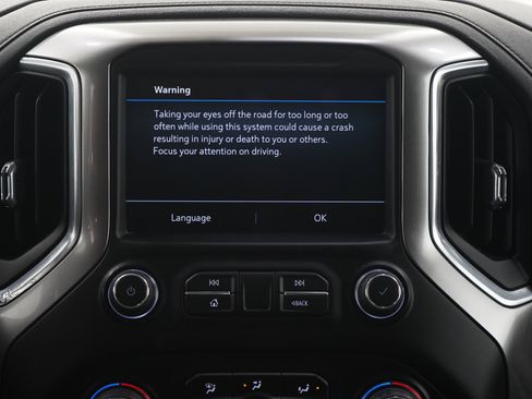 Used 2019 Chevrolet Silverado 1500 LT w/ Fleet Comfort Package AWD/4WD image 18