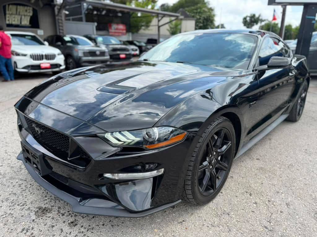 Used 2020 Ford Mustang GT Premium w/ Equipment Group 401A RWD image 2