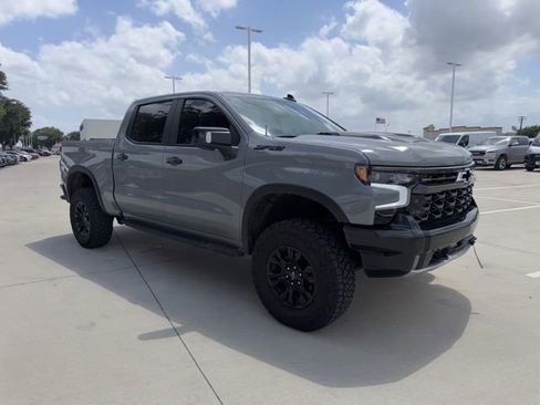 Used 2024 Chevrolet Silverado 1500 ZR2 w/ Technology Package AWD/4WD image 1