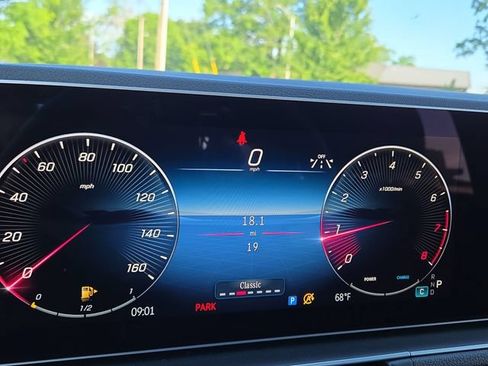 New 2026 Mercedes-Benz GLE 580 4MATIC image 9