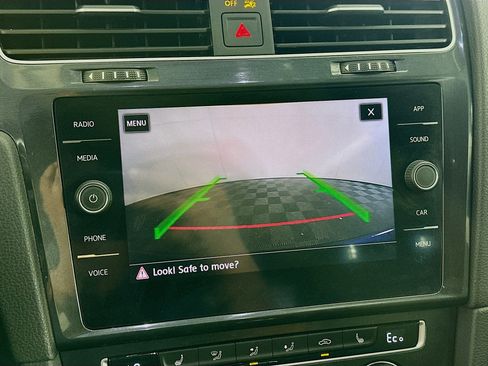 Used 2019 Volkswagen e-Golf SE w/ Driver Assistance Package FWD image 22