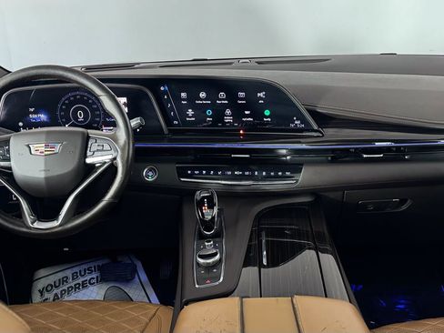 Used 2021 Cadillac Escalade Premium Luxury AWD/4WD image 36