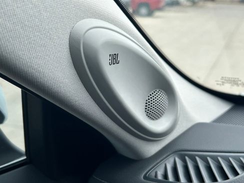 Used 2026 Toyota Highlander Limited image 32