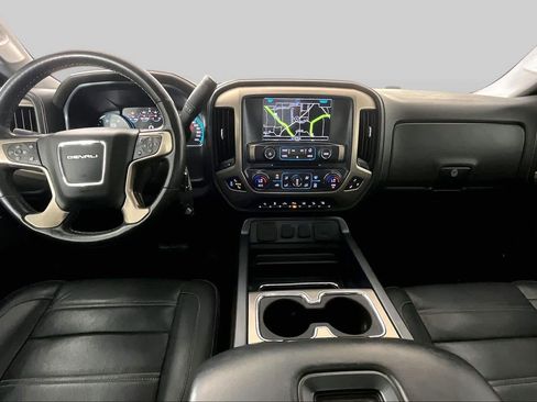 Used 2018 GMC Sierra 2500 Denali w/ Duramax Plus Package AWD/4WD image 15