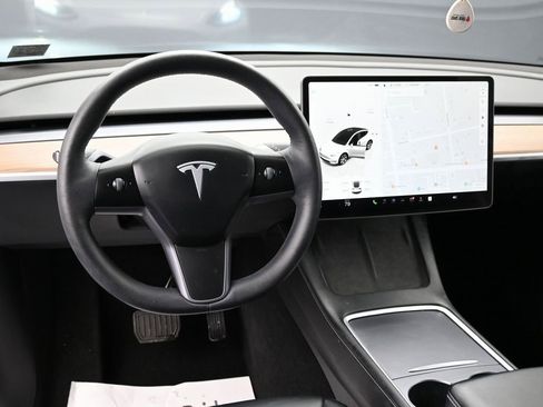 Used 2023 Tesla Model Y Long Range image 35