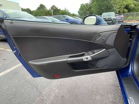 Used 2007 Chevrolet Corvette Coupe w/ Preferred Equipment Group RWD image 11
