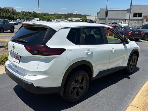 New 2026 Nissan Rogue SV w/ Cold Weather Package FWD image 6
