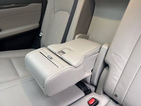 Used 2017 Lexus RX 450h AWD image 35