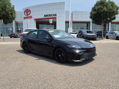 Certified 2025 Toyota Camry SE FWD image 7