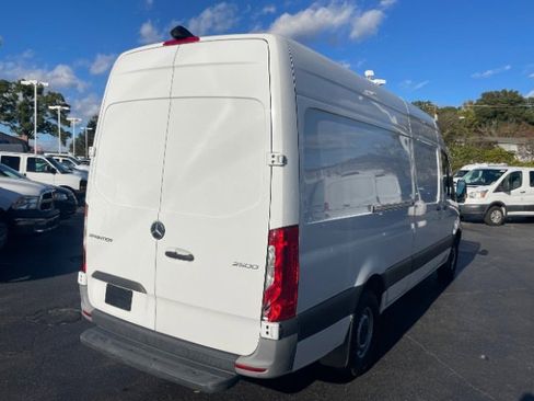 Used 2022 Mercedes-Benz Sprinter 2500 image 6